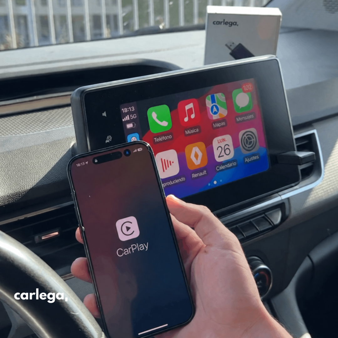Adaptador Carlega Pen en un Renault con CarPlay inalámbrico en la pantalla del coche