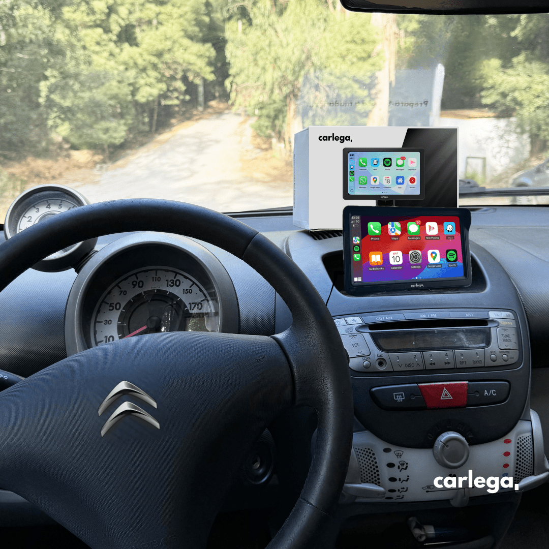 Pantalla Carlega X instalada en el salpicadero de un Citroën