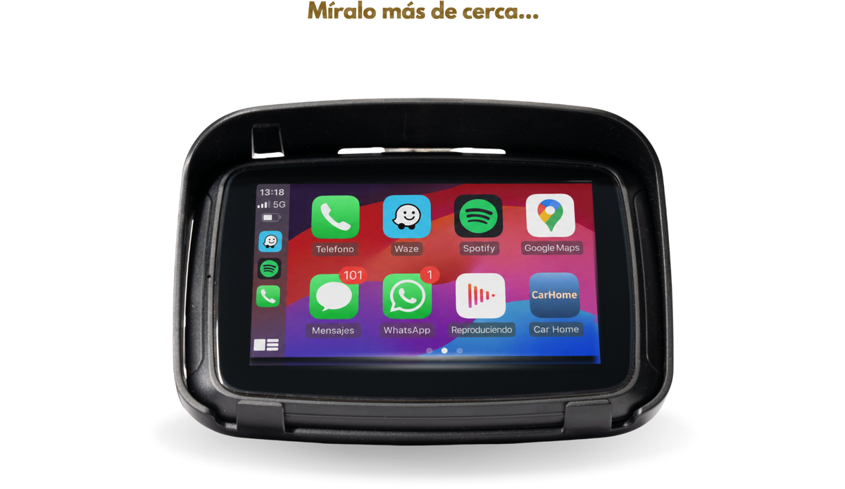 Pantalla para moto Carlega Bike vista de cerca con la pantalla CarPlay encendida